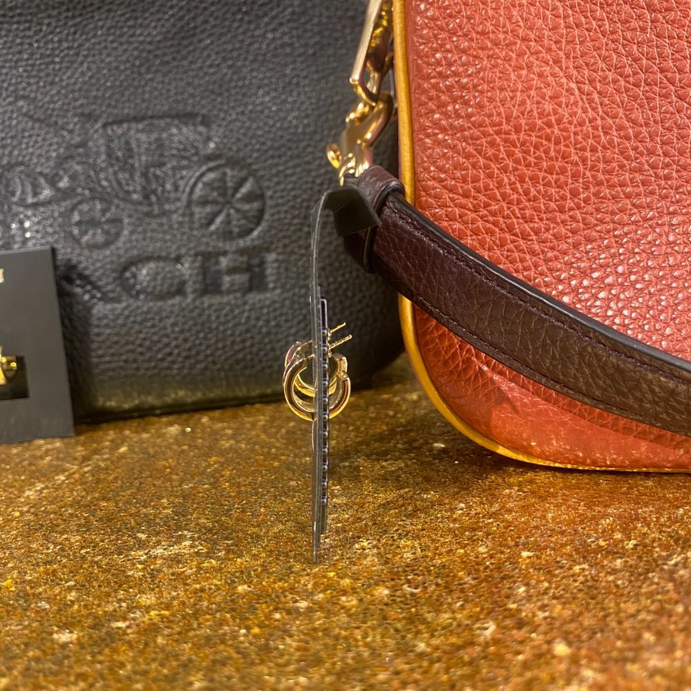 HUGGIE EARRINGS (COACH 6108) - Picture 2 of 5